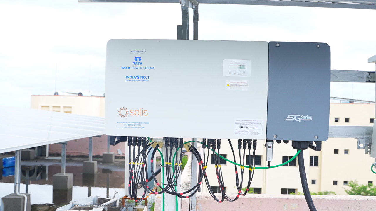 solar power battery checkup