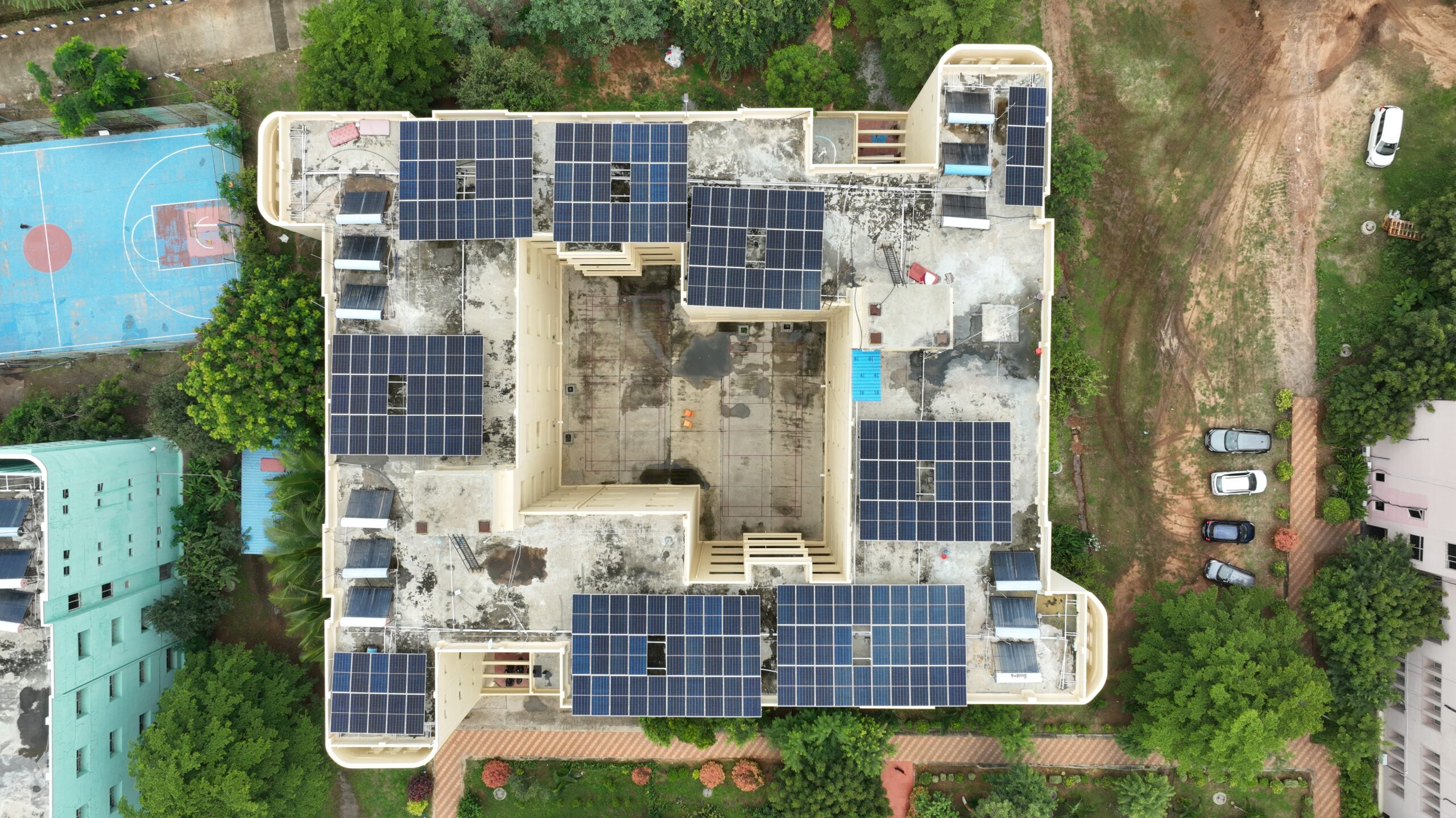 Image displaying residential solar solutions designed for efficient and cost-saving energy at home.
